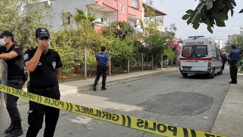 Mersin'de eşini, baldızını ve kayınvalidesini öldürüp, intihara kalkıştı