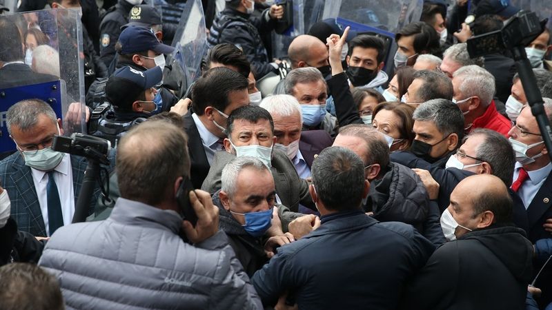 TBMM Dikmen kapısı önünde eylem