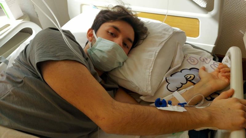 İzmir'deki depremde annesini ve babasını kaybeden Emre: Yalnız değilim