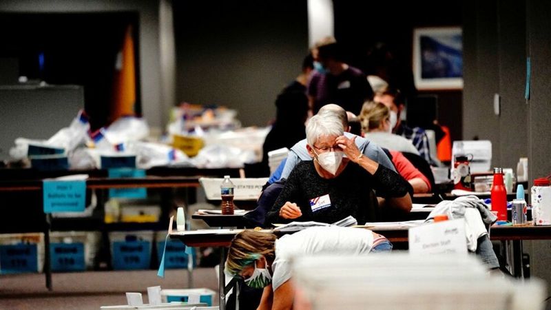 Wisconsin’de oy sayımına mürekkep bittiği için ara verildi