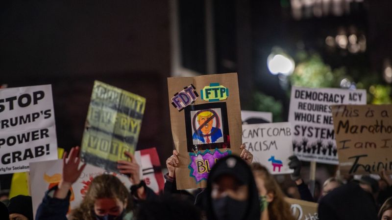 ABD sokakları oylar sayılırken bir kez daha karıştı