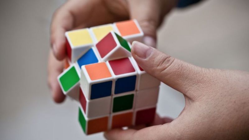 Rubik Küpü nedir? Rubik Küpü nasıl çözülür? Zeka küpü kolay çözme yöntemi