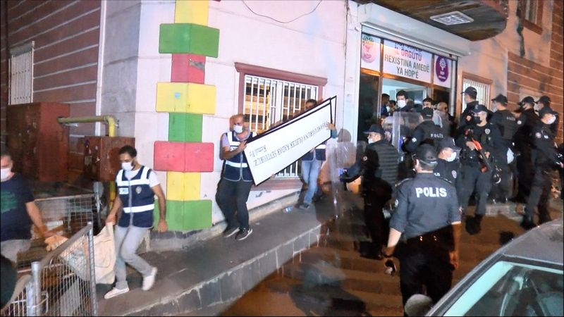 HDP binasından PKK’nın kaçırdığı çocukların bilgileri olan ajanda çıktı