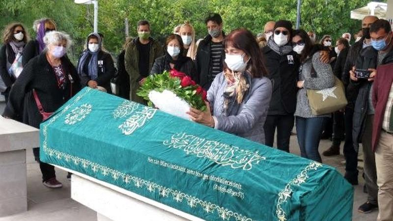 Sanatçı Ahmet Uz, son yolculuğuna uğurlandı