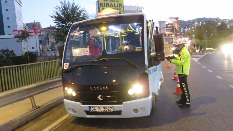 Maltepe'de ceza kesilen minibüsçü: Metrobüse, metroya da baksınlar