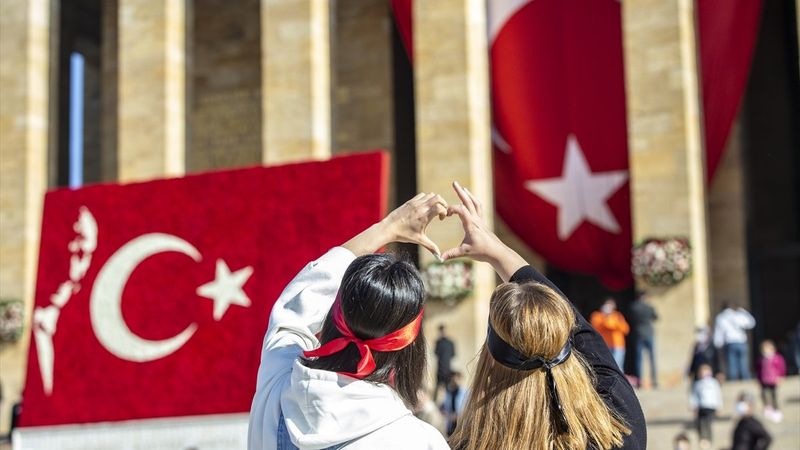 10 Kasım'da Anıtkabir'e ziyaretçi akını