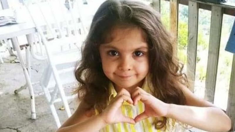 Mersin'de üzerine gardırop devrilen 6 yaşındaki Efsun, hayatını kaybetti