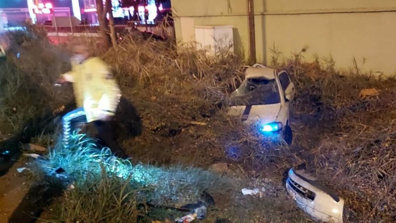Manisa’da şerit ihlali yapıp, tırla çarpışan otomobilin sürücüsü öldü