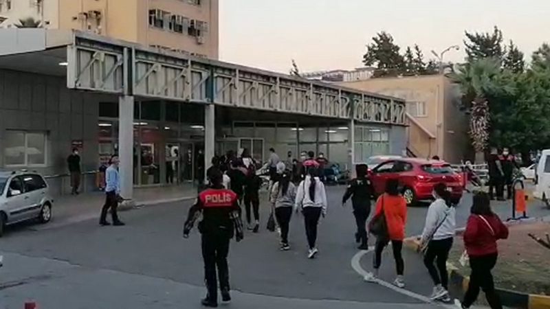 İskenderun’da masaj salonlarına baskın: 22 gözaltı