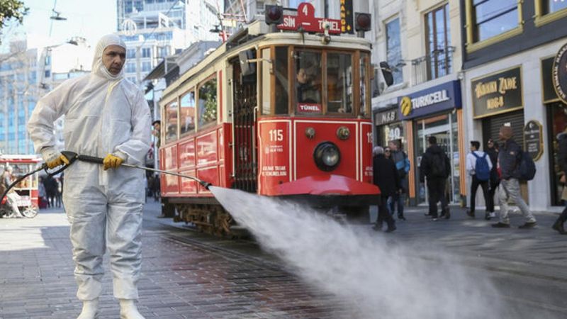 İBB'nin yeni koronavirüs tedbirleri: Salonlar, merkezler ve tiyatrolar kapanıyor