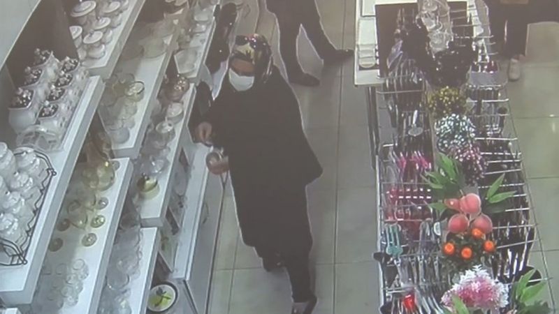 Kahramanmaraş'ta 10 liralık kaseleri çalan kadın