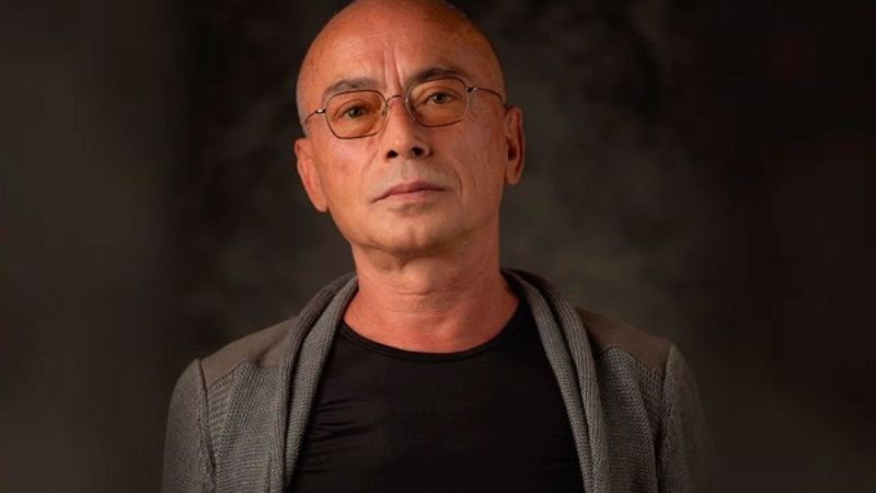 Mehmet Bilâl’in yeni romanı “Merhum Nasıl Bilirdi?” Karakarga Yayınları’ndan çıktı