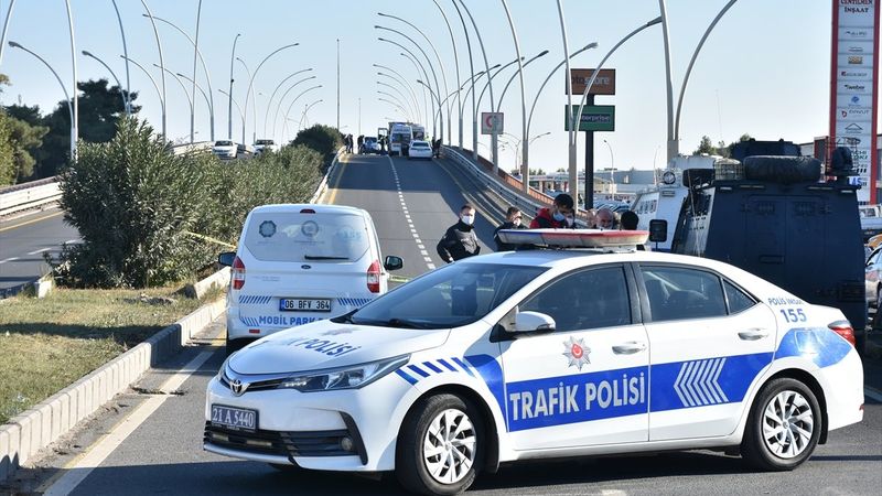 Diyarbakır'da motosiklet kamyona çarptı: 2 ölü