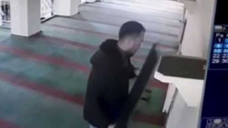 İzmir'de camiden televizyon çalan hırsız