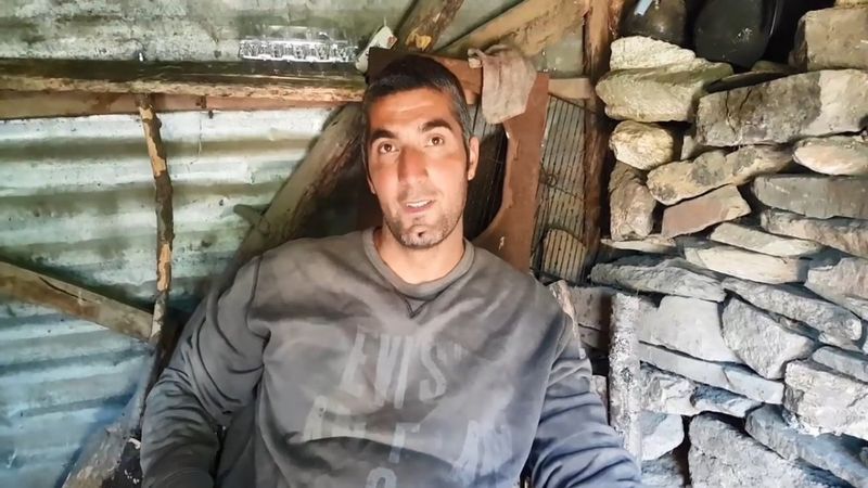 Bursa'da 7 yıldır dağda yaşayan adam, olanı biteni gelenlerden öğreniyor