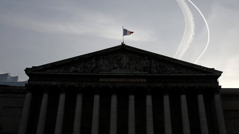 Fransa'da tartışmalı güvenlik yasa tasarısı kabul edildi