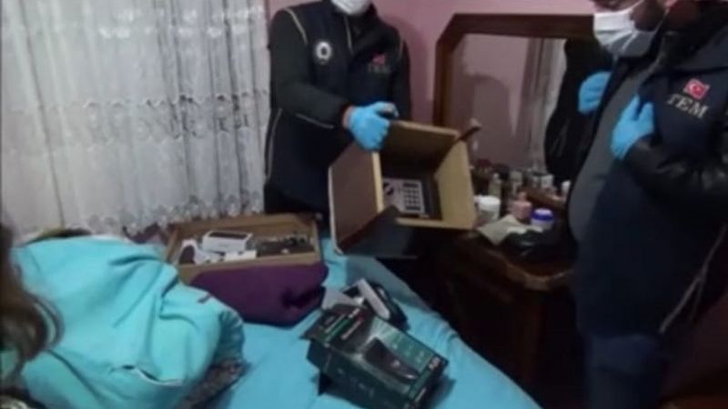 Denizli’de FETÖ’cünün 40 bin doları taburenin altından çıktı