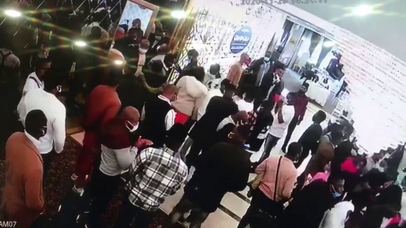 Esenyurt'ta şimdi de Afrikalıların pazar ayininde tedbirler hiçe sayıldı