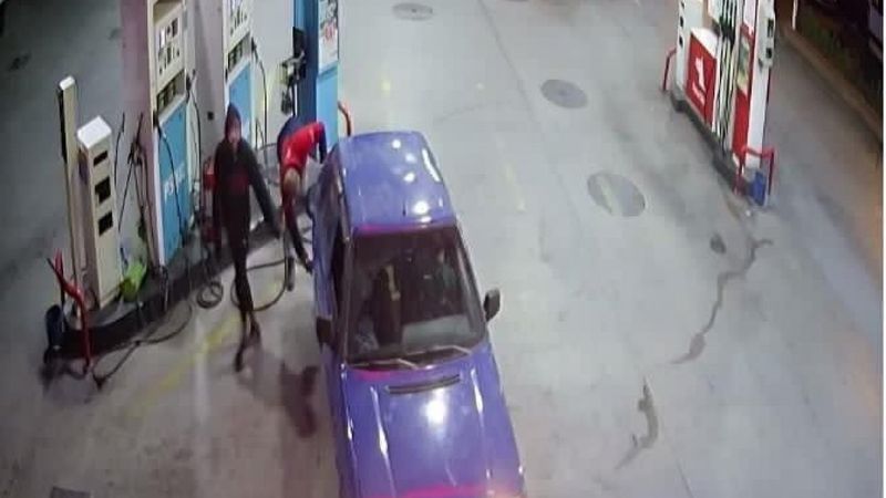 İzmir'de bir gecede 3 araç çalan otomobil hırsızlarının şanssızlığı