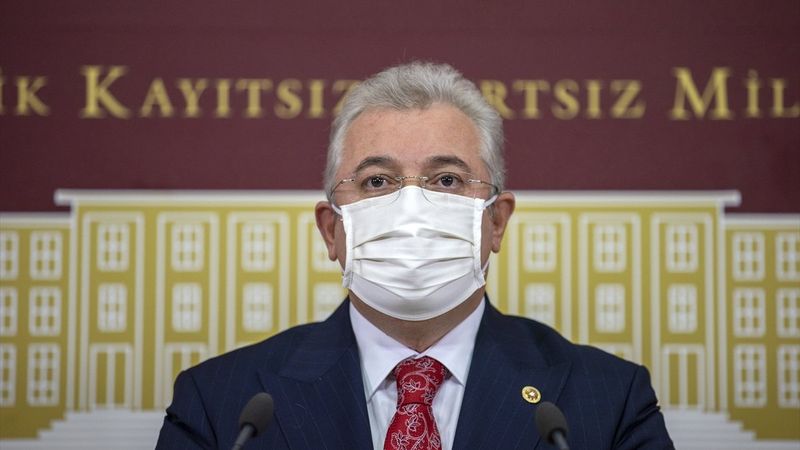 AK Parti'li Akbaşoğlu: Hem ordudan hem milletten özür dilenmeli