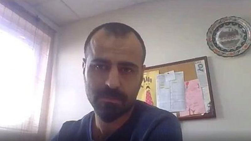 Akademisyen, telefondan derse giren öğrenciyi azarladı