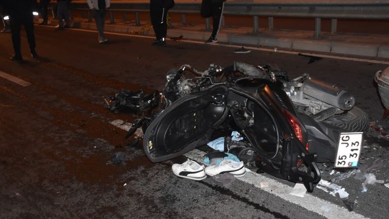 İzmir'de otomobile çarpan motosikletli öldü