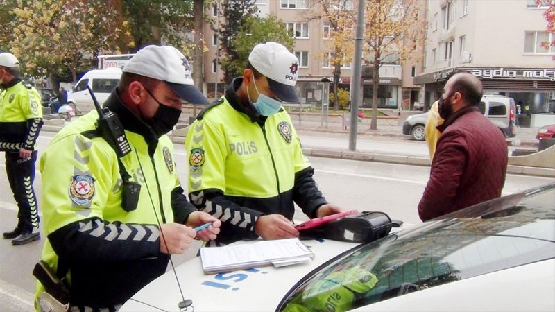 Bursa'da yaya öncelikli geçitlerde kurallara uymayanlara ceza