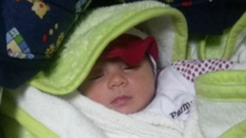 Osmaniye'de apartman girişinde bebek bulundu