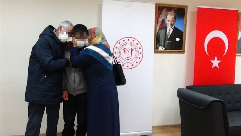 Muş'ta teslim olan terörist ailesiyle buluşturuldu