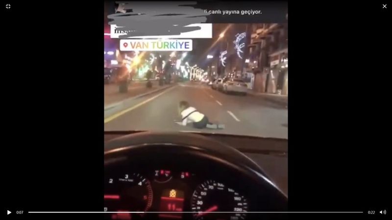 Van'da ayakta duramayan kadının görüntülerini paylaştılar