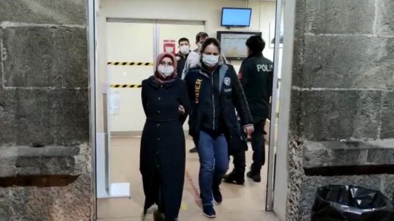 İzmir'de FETÖ operasyonu: 66 şüpheli gözaltında