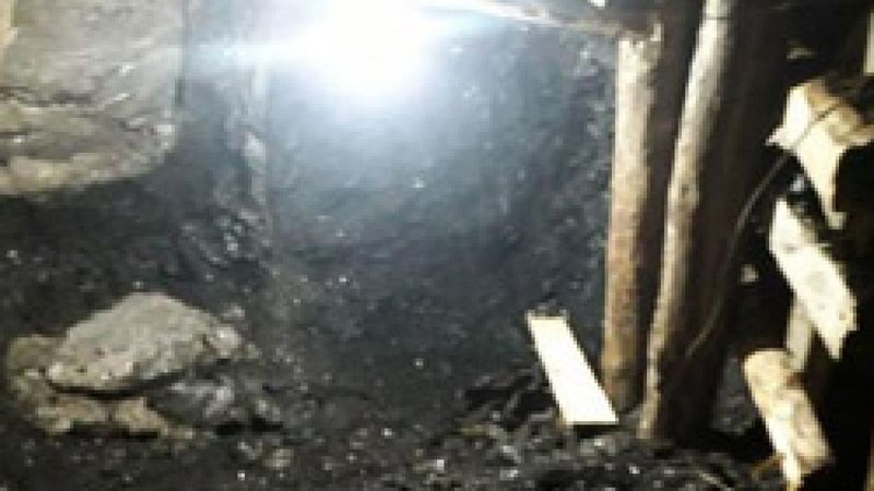 Zonguldak'ta evde kaçak kazı yaparak kömür çıkardılar