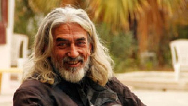 İzmir'de 35 yıl sonra tıp fakültesini bitiren doktor, koronavirüsten hayatını kaybetti