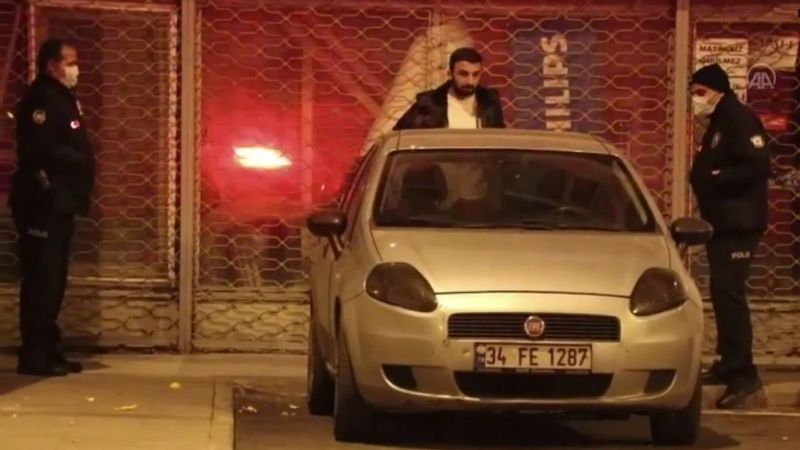 Kayseri'de iki kişi kısıtlamada otomobilin arkasına saklanırken yakalandı