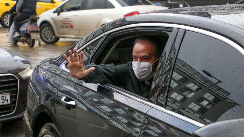 Muhittin Böcek 4 ay sonra işbaşı yaptı