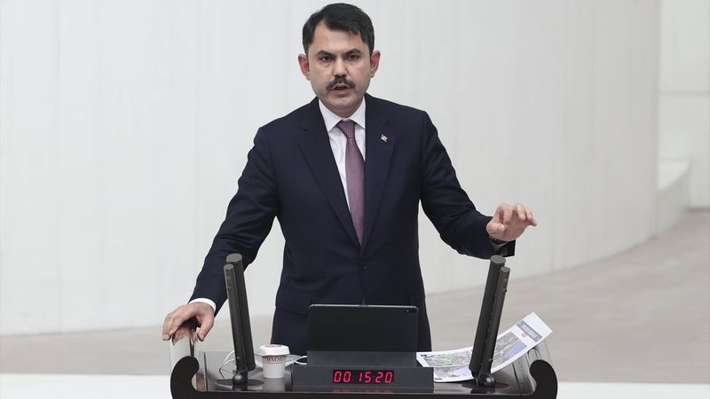 Murat Kurum: Hendekten mağaradan öteye geçemeyenler şehircilikten söz etmesin