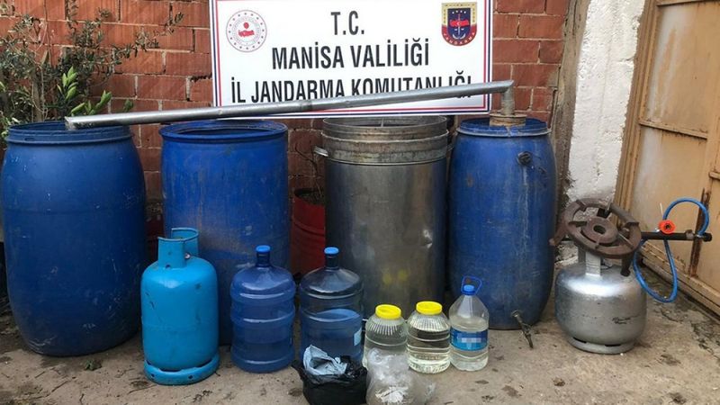 Manisa'da 425 litre sahte içki ele geçirildi