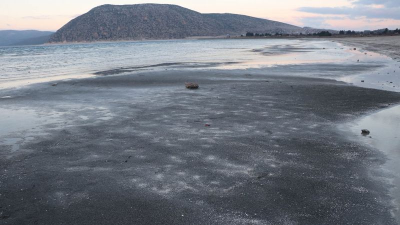 Salda Gölü, kuraklık nedeniyle 10 yılda 30 metre çekildi