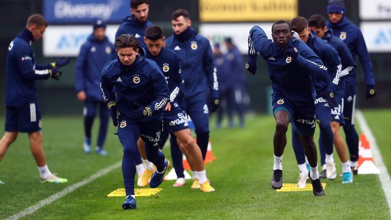 Fenerbahçe'nin Gaziantep maçı kadrosu