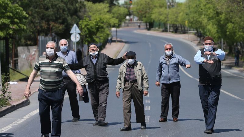 Mecnun Otyakmaz, Yılın Fotoğrafları'nı oyladı
