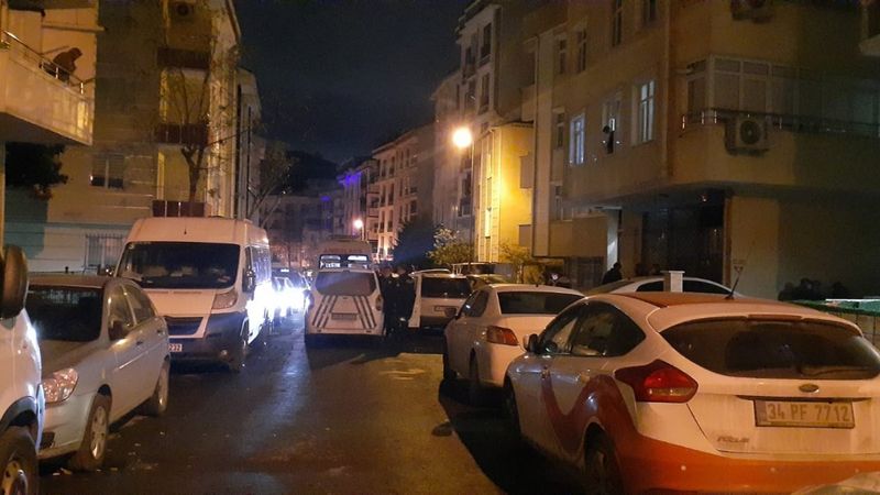 Küçükçekmece'de 14 yaşındaki kız çocuğu evinde ölü bulundu