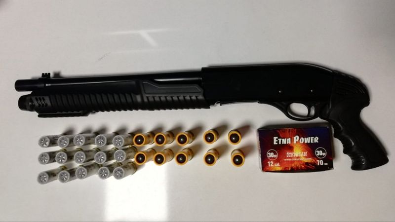 İzmir'de 16 yaşındaki çocuk maganda rastgele ateş açtı