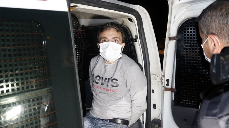 Antalya'da taksi çalan şüpheli, polis tarafından yakalandı