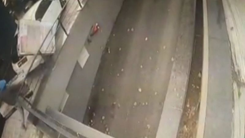 Kadıköy'de televizyon hırsızları kamerada