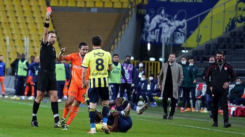 Fenerbahçe - Başakşehir maçında hakem kararlarına Galatasaray'dan tepki