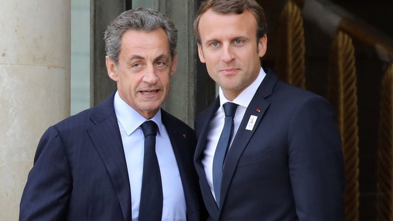 Fransa'da laiklik için başörtüsü yasağı gündemde