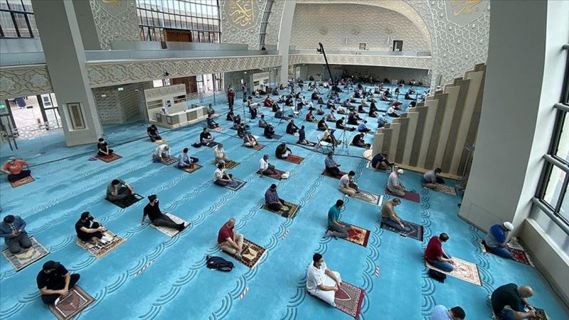 Diyanet'ten 2020'nin son cuma hutbesi: İçki kötülüğün zehirli arkadaşı