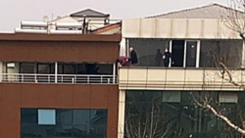 Düzce'de kumar baskını: Çatıdan kaçmaya çalıştılar