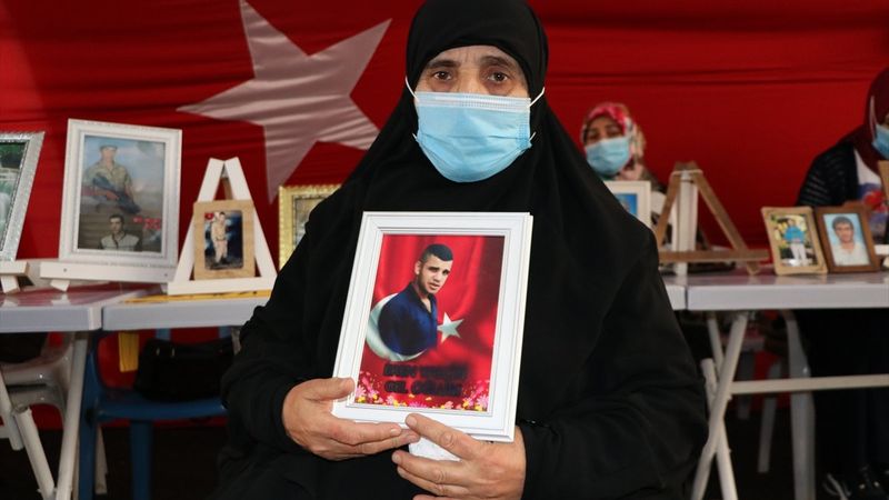 Diyarbakır annelerinden Fadime Aksu: Çocuğumu almadan gitmeyeceğim