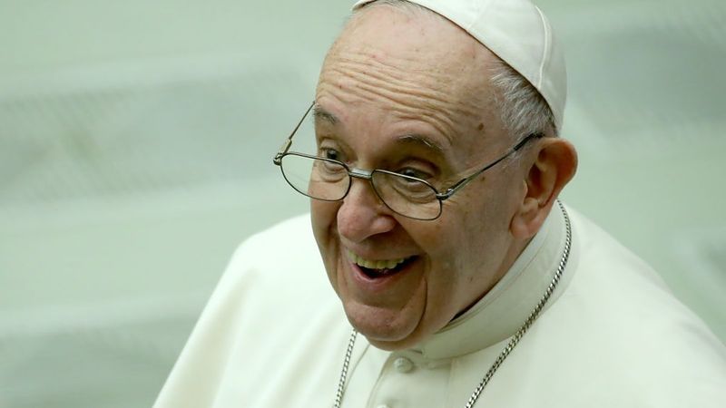 Papa yine model fotoğrafı beğendi